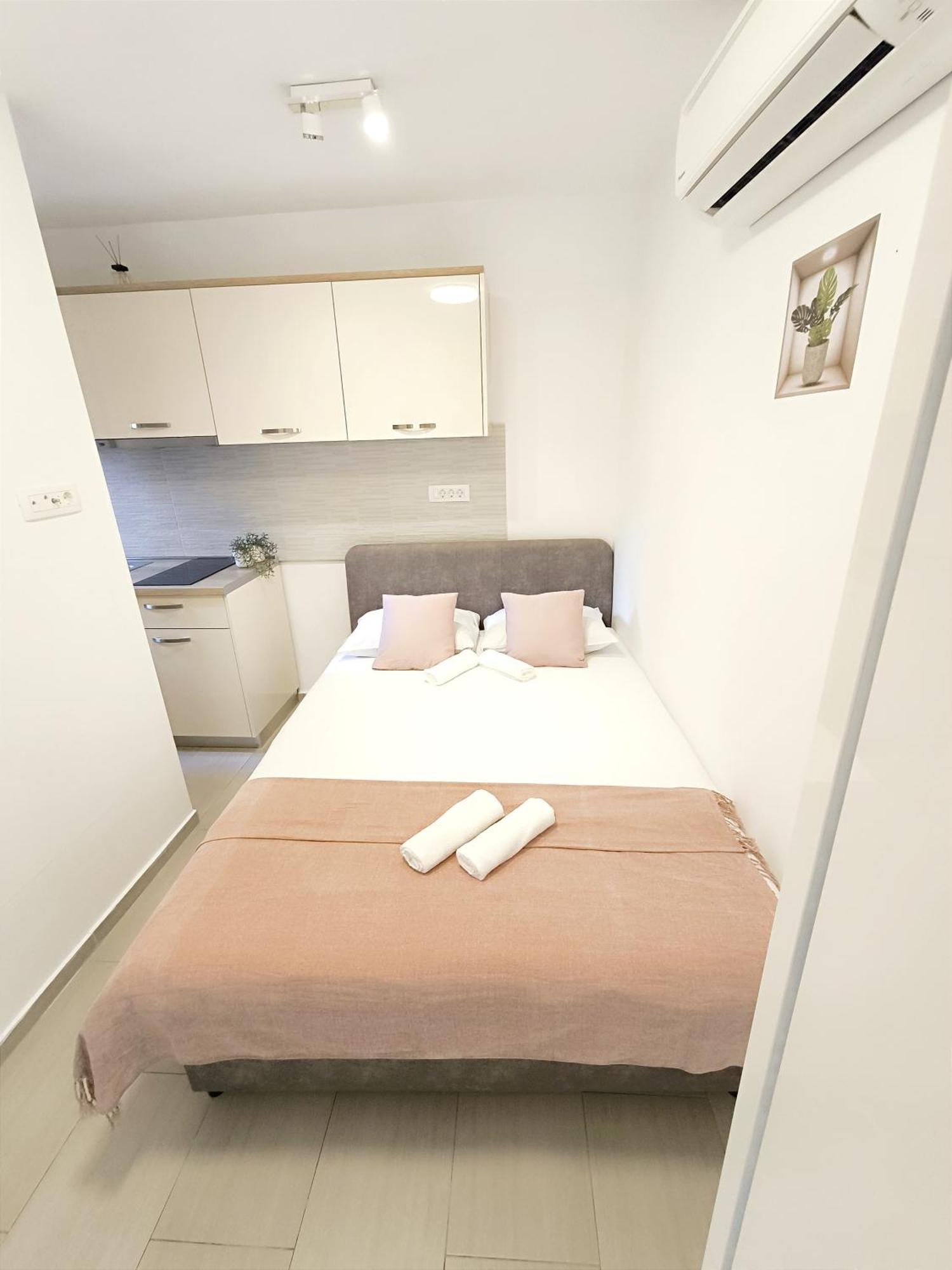 Studio apartment&room Niko Split Buitenkant foto