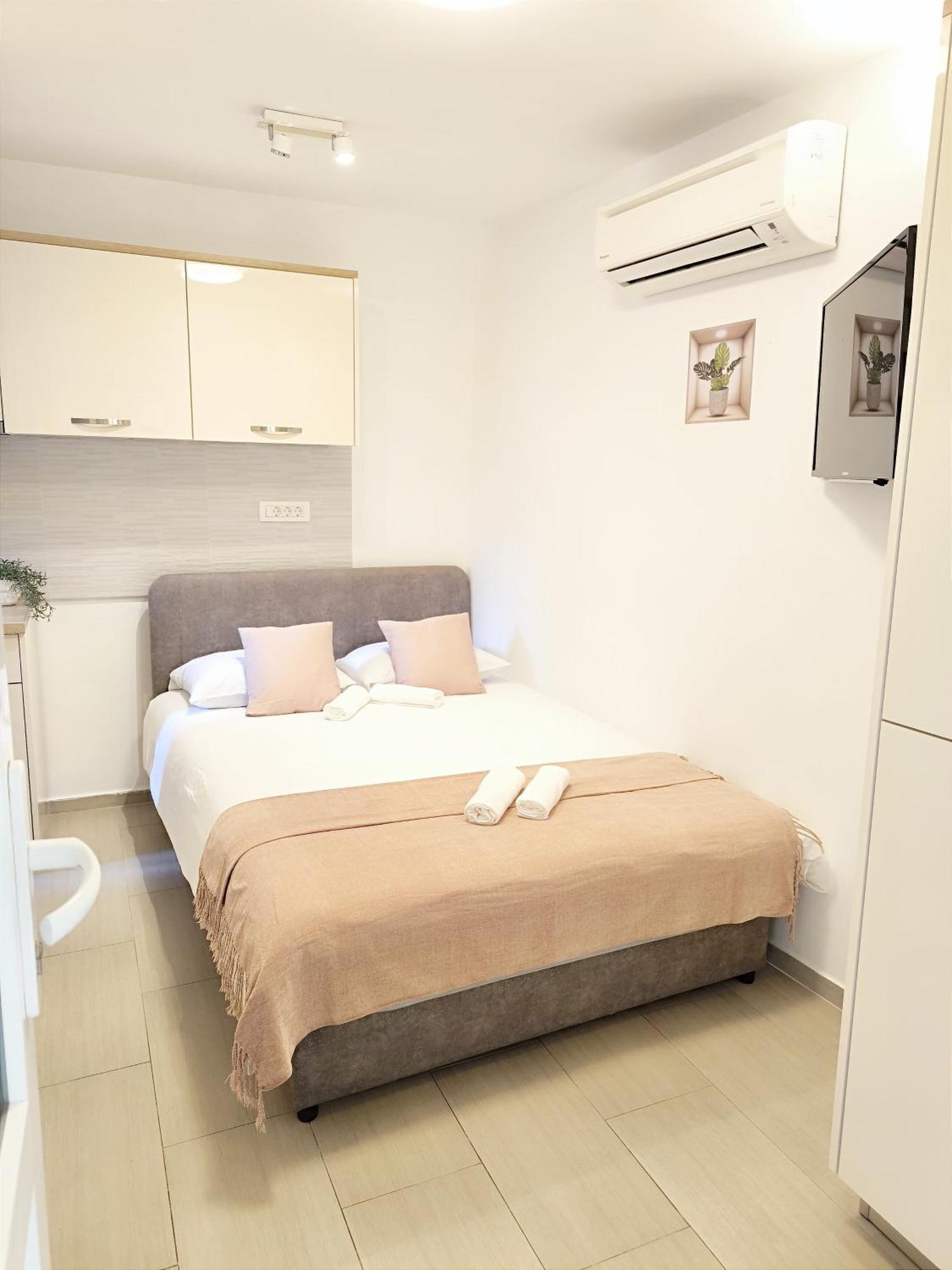 Studio apartment&room Niko Split Buitenkant foto