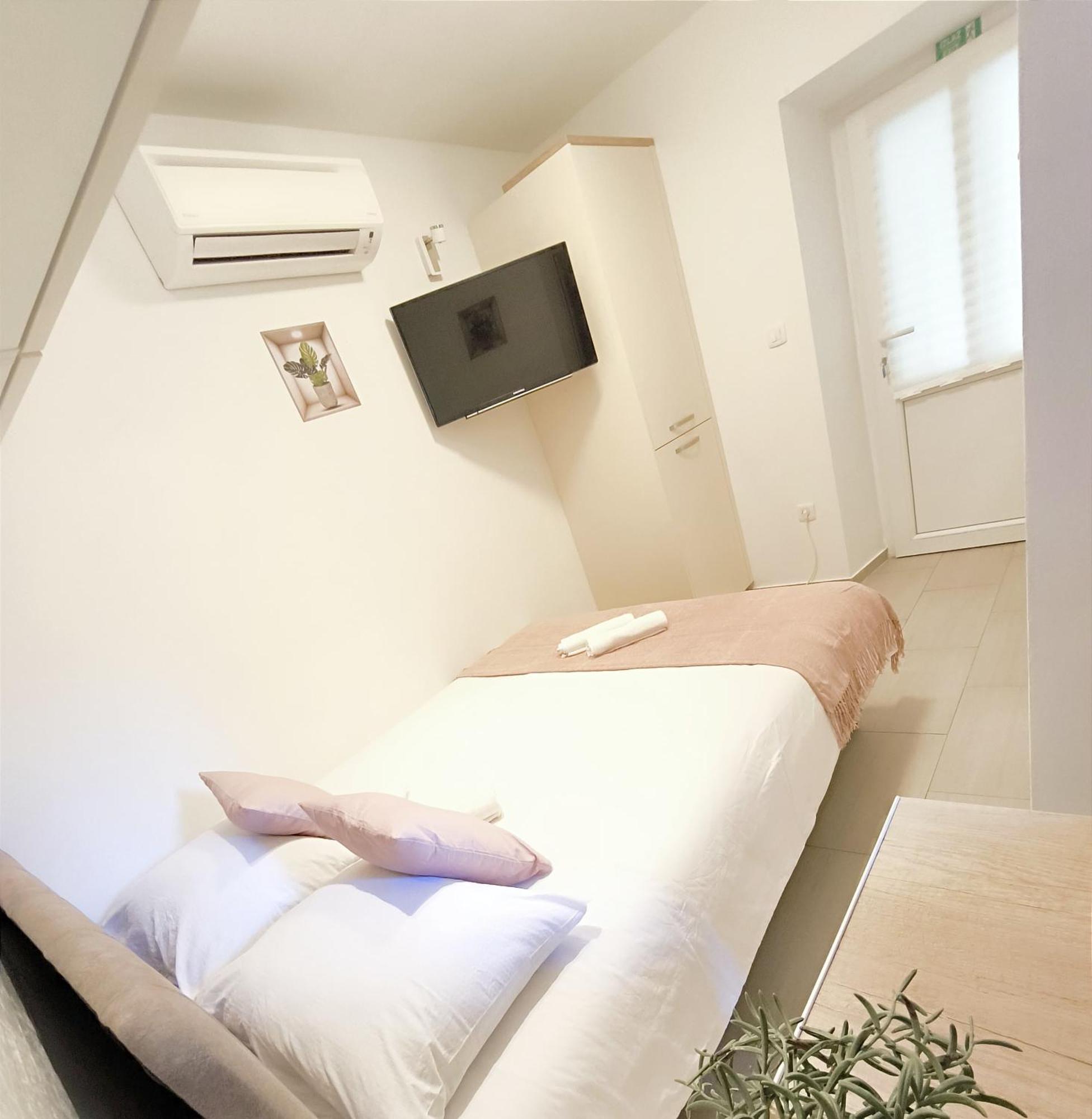 Studio apartment&room Niko Split Buitenkant foto